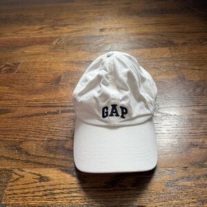 GAP White Casual Cap